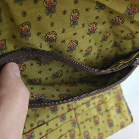 MaggiB Green Floral Paisley Quilt Fabric Large Wallet - Picture 6 of 12